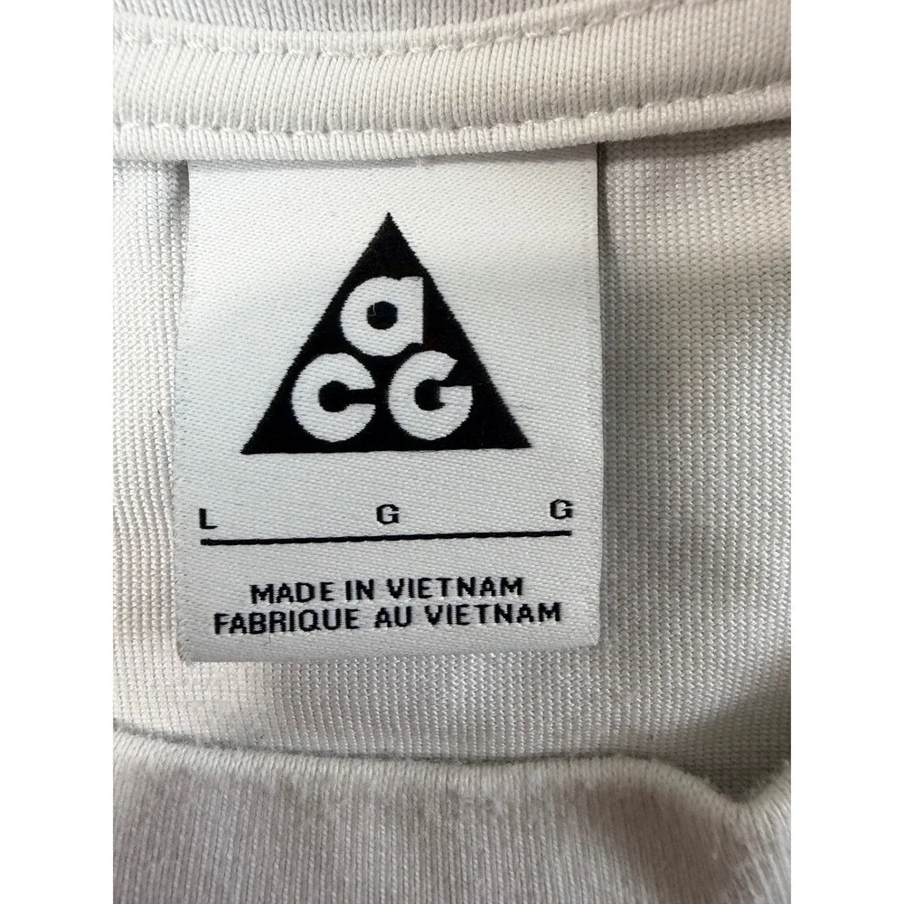 Nike ACG T-Shirt Mens Size Large Off White Embroidered Logo SS Casual Light DM